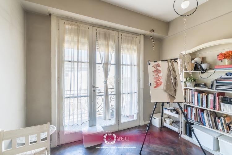 AV CASEROS 2900 / Parque Patricios - Capital Federal