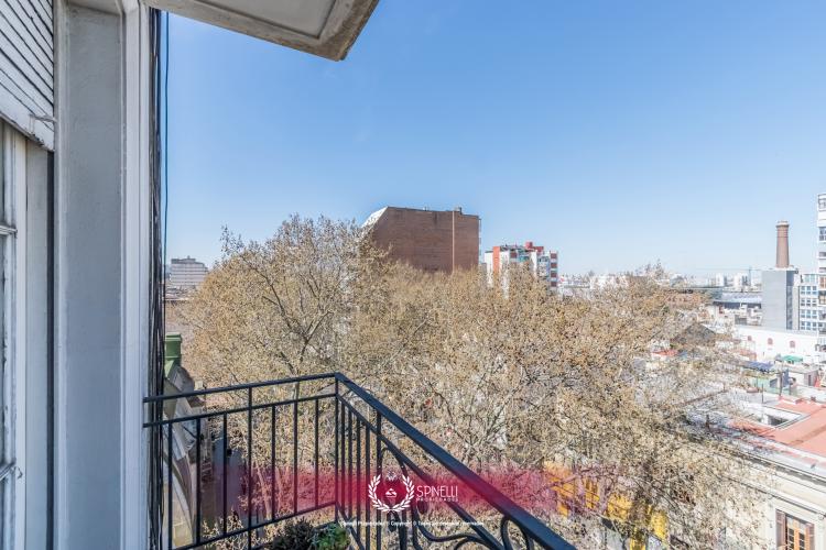 AV CASEROS 2900 / Parque Patricios - Capital Federal